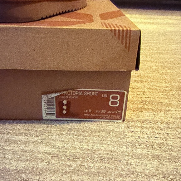 Kookaburra UGG Tan Suede Boots with Shearling Lining - Picture 6 of 7